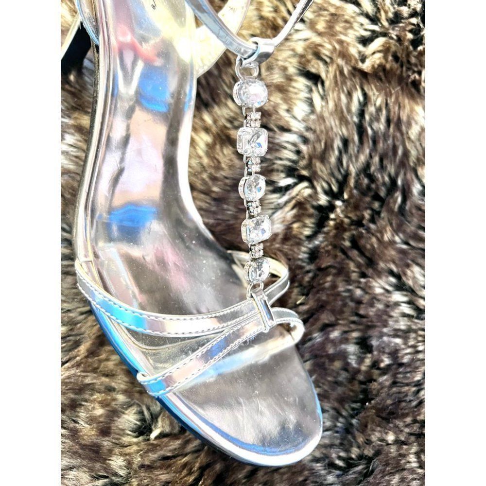 Jacqueline Ferrar‎ Women's Rhinestone Heels Size 8 NWOT
